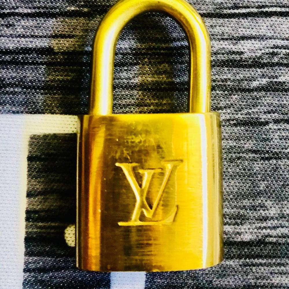 Louis Vuitton Lock and Key - Picture 2 of 5